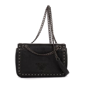 Prada Studded Flap Crossbody  en  negro Cuero de becerro