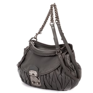 Miu Miu Coffer  Flap Hobo  en  gris Cuero de ternero