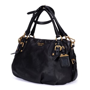 Prada Satchel 2-Way Bag  en  negro Cuero de becerro