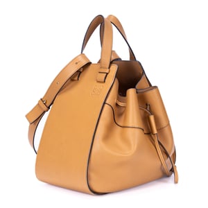 Loewe Small Hammock Small en  marrón claro Cuero de ternero