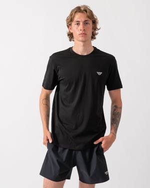 Camiseta de manga corta con detalle de logo en negro