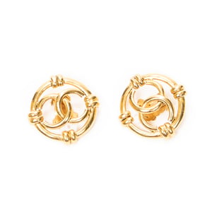 Chanel CC Round Clip On Earrings  en  oro Acero inoxidable sin níquel