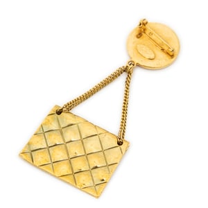 Chanel Bag Motif Brooch Pin  en  oro Acero inoxidable sin níquel