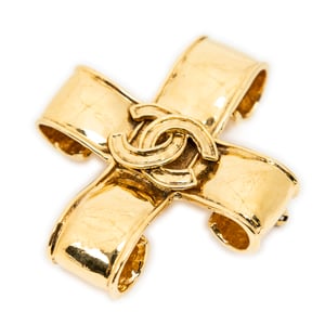 Chanel CC Cross Brooch Pin  en  oro Acero inoxidable sin níquel