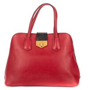 Prada Double Convertible Turnlock Top Handle  en  Red Cuero de ternero