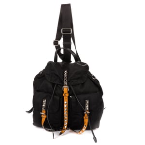 Prada Double Pockets Studded Backpack  en  negro Lienzo