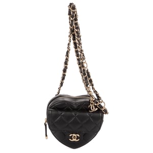 Chanel Heart Belt Bag  en  negro Cuero de ternero