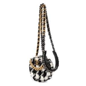 Chanel 19 Round Clutch Chain Crossbody  en  negro Lienzo