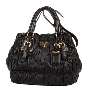 Prada Medium Gaufre Tote Medium en  negro Cuero de ternero