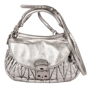 Miu Miu Hobo Crossbody  en  gris Cuero de ternero