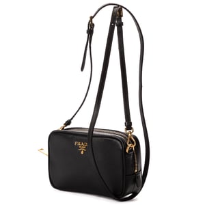 Prada Mini Zip Crossbody  en  negro Cuero de ternero