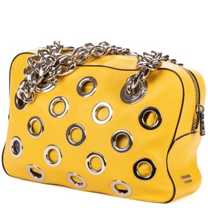 Prada Small Grommet Canapa Tote  en  amarillo Cuero de ternero