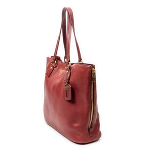 Prada Size Zip Tote  en  Red Cuero de ternero