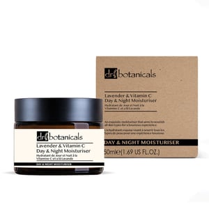 Dr. Botanicals Crema hidratante antiedad de día y de noche con lavanda y vitamina C, 50 ml.