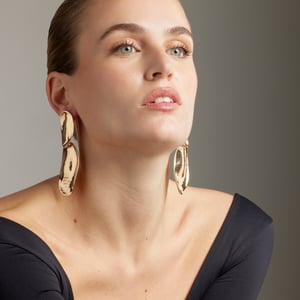 Pendientes Luxenter Zinlay acabados en oro amarillo 18k