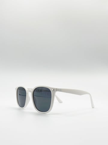 Classic Preppy Square Sunglasses With Key Hole Nosebridge