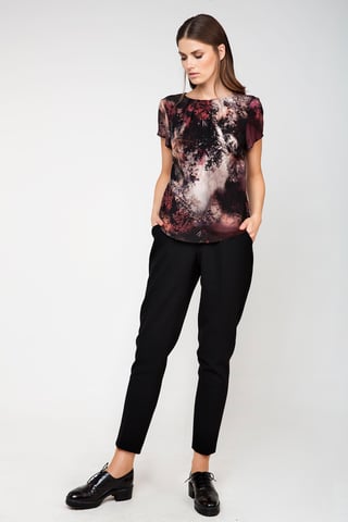 Pantalones con lazo en la cintura.