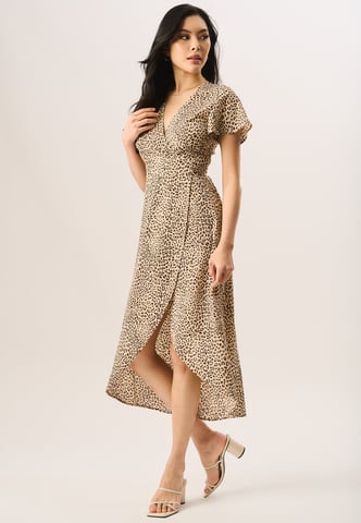 Vestido midi cruzado con estampado animal