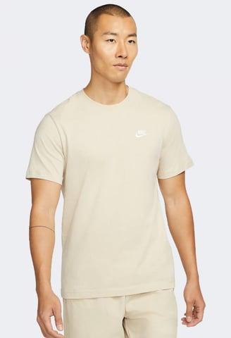 Camiseta Nike Sportswear Club para hombre en color beige