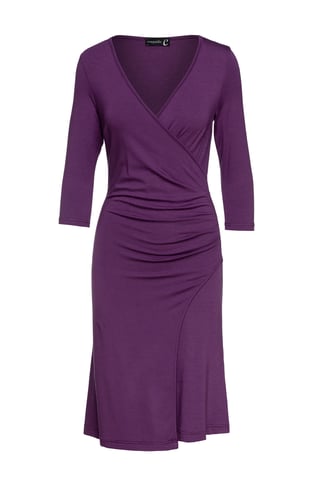Vestido de falso cruzado en berenjena.