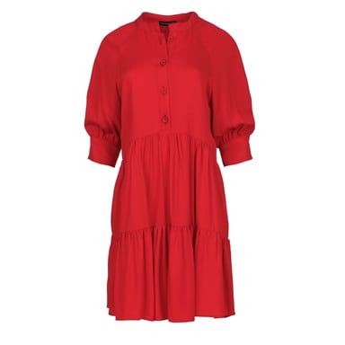 Vestido suelto con volantes rojos