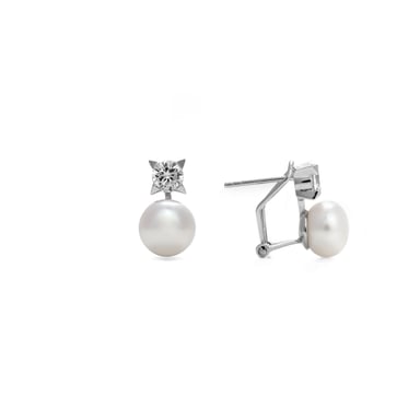 Pendientes Luxenter, con cierre omega essential de plata de ley 925 y perla blanca con acabado en baño de rodio