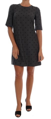 Vestido ajustado de lana gris con lunares de Dolce & Gabbana