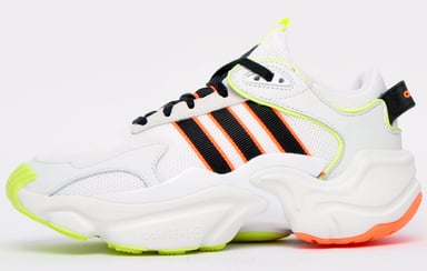 Adidas Magmur Runner Womens White Entrenadores