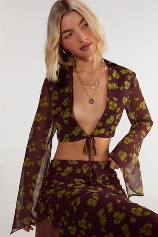 Ditsy Crinkle Chiffon Tie Front Fluted Sleeve Crop Top