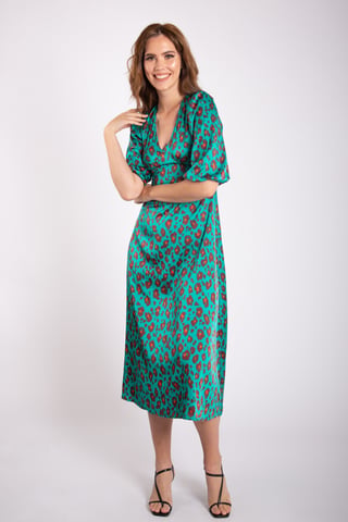 Vestido midi recto con cuello en V y estampado animal