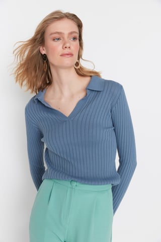 Trendyol Women's Straight Sweater