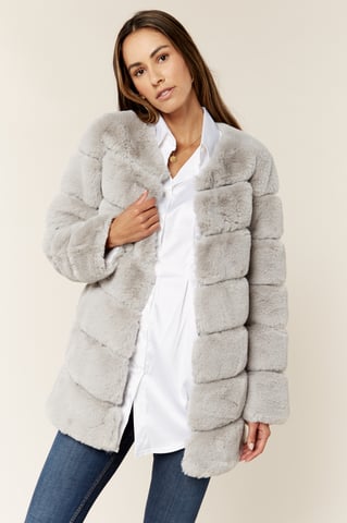 Chaqueta de manga larga de piel sintética con corte diagonal