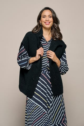 Isra Vest Zwart