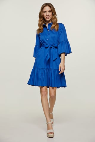 Vestido azul real con mangas acampanadas y dobladillo con volantes