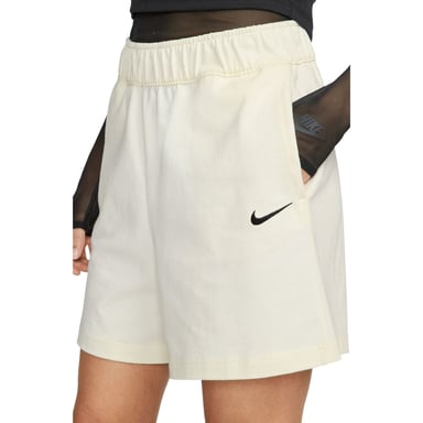 Pantalones cortos color crema de talle alto y corte holgado de camiseta de Nike