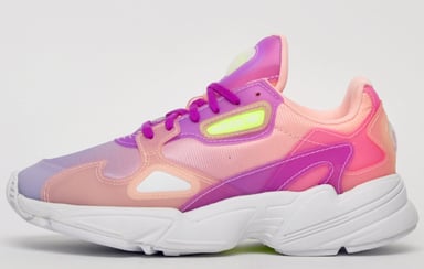 Entrenadores morados de Adidas Falcon para mujeres