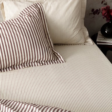 Sábana Ajustada de Rayas Estrechas Hebden 100% Algodón de Yard