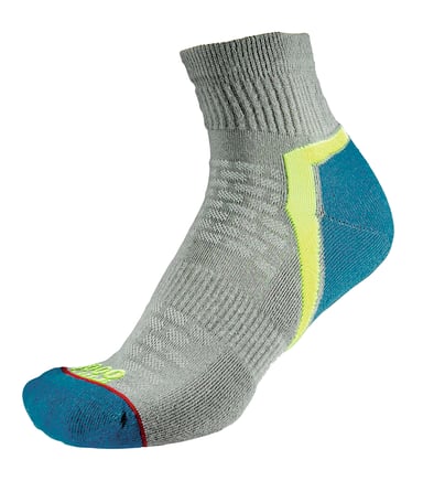 1000 Mile - Calcetines transpirables Active Quarter Repreve para mujer con costura plana en la puntera - Plata / Teal