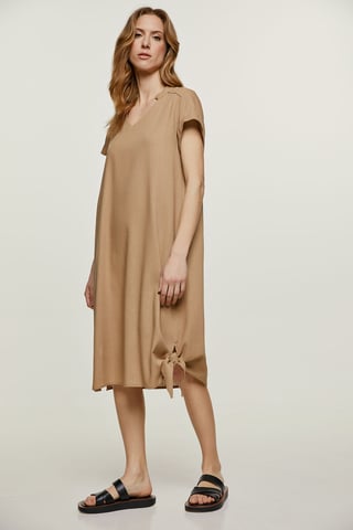 Vestido midi beige con detalle de lazo