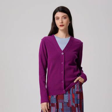 V neckline cardigan