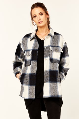 Sobrecamisa con detalle de bolsillo extragrande a cuadros