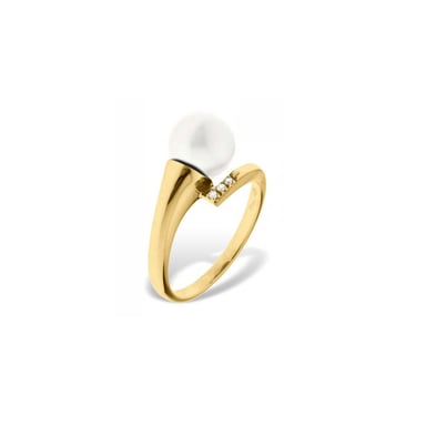 White Freshwater Pearl, Diamonds Ring and Yellow Gold 375/1000