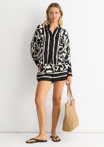 Camisa oversize de viscosa con estampado de monocordes