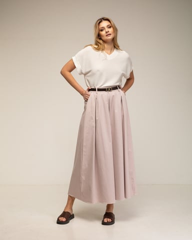 Pantalón amplio con bolsillos laterales