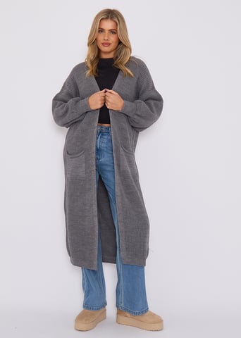 Chaqueta larga de punto grueso gris oscuro