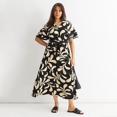 Vestido midi floreado con escote en V y cintura elástica
