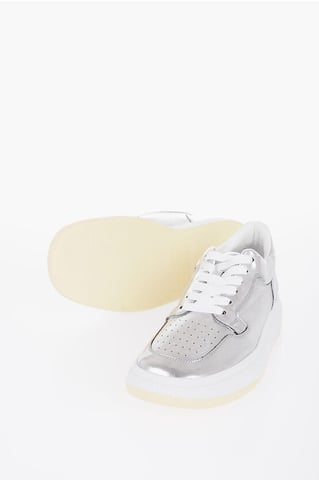 Zapatillas bajas MM6 con efecto metalizado en color plata