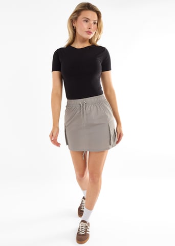 Mini falda cargo paracaídas gris con cordón