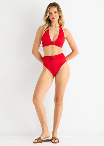 Pantalón rojo de cintura alta con cinturón de anillas