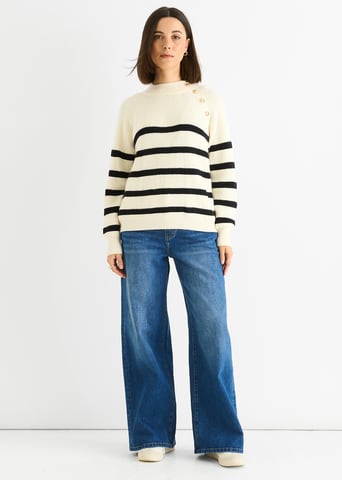 Jersey oversize de punto trenzado con rayas en color crema y botones